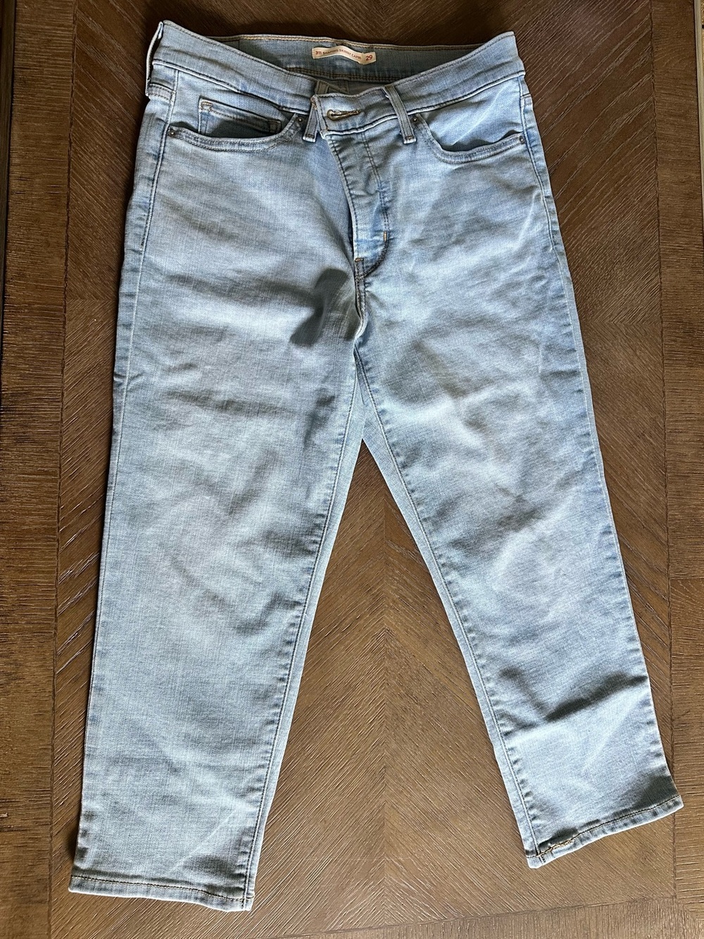 Levi's Light Wash Cropped Women's Jeans - Picture 3 of 3